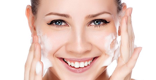 آنچه باید در مورد پاکسازی پوست بدانید