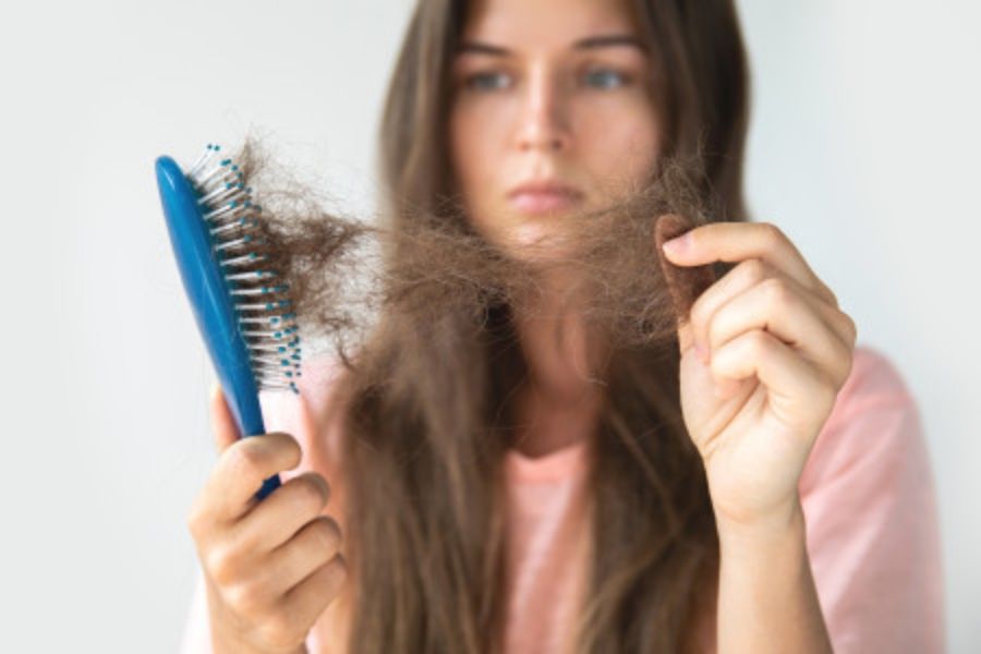 جلوگیری از ریزش مو در زنان و مردان